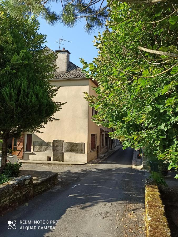 Maison De Village 6/9 Prs Sauveterre-de-Rouergue Exteriér fotografie