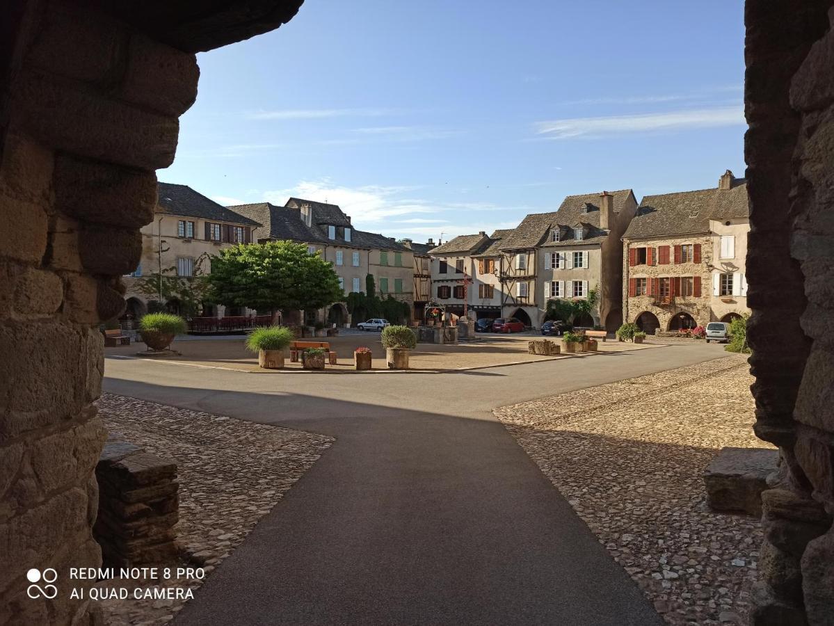 Maison De Village 6/9 Prs Sauveterre-de-Rouergue Exteriér fotografie